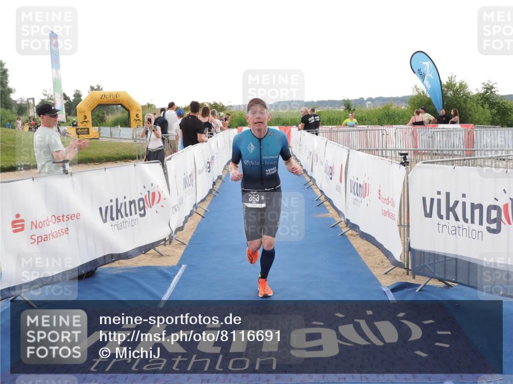 22.06.2025 - Viking Triathlon MichiJ http://msf.ph/oto/8116691 22.06.2025 16:27:24 Ziel 308, 363 meine-sportfotos.de
