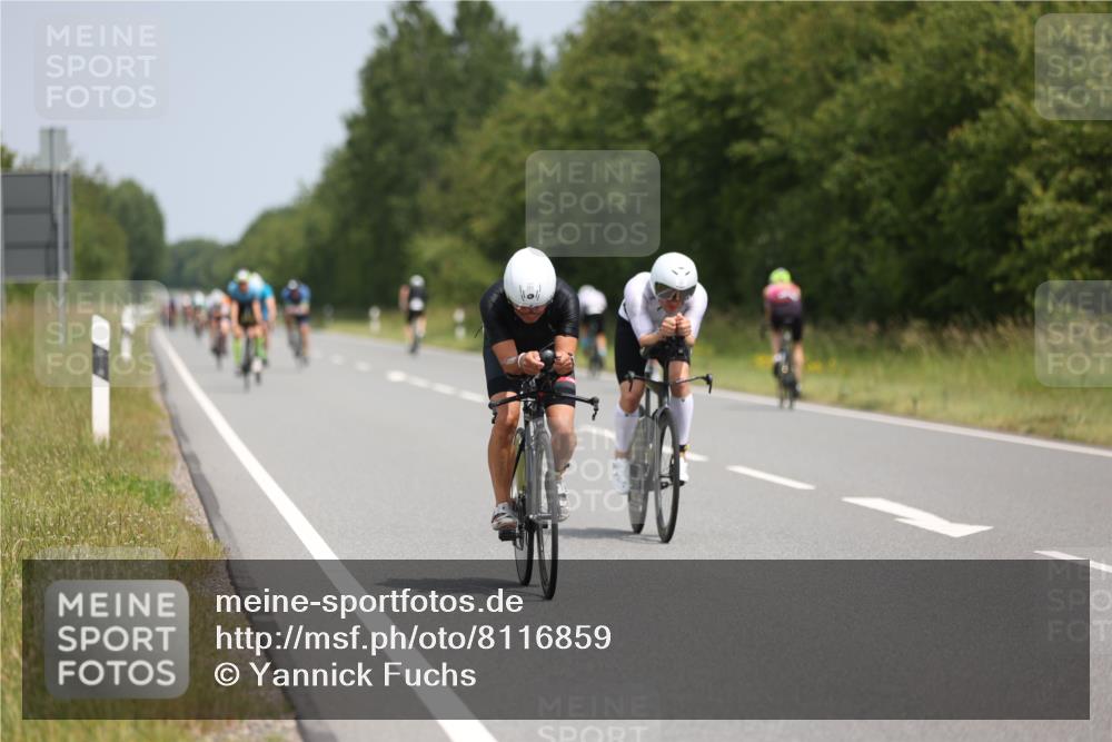 22.06.2025 - Viking Triathlon Yannick Fuchs http://msf.ph/oto/8116859 22.06.2025 12:20:42 Radfahren 25, 40, 43, 108, 128, 181, 209, 230, 283, 290, 369, 374, 388, 499, 519, 654 meine-sportfotos.de