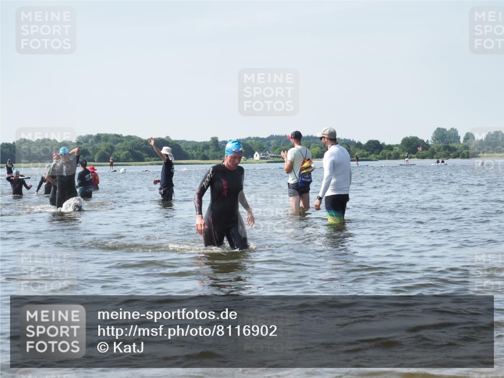 22.06.2025 - Viking Triathlon KatJ http://msf.ph/oto/8116902 22.06.2025 10:43:55 Schwimmen 41, 249, 362, 442, 531, 627, 637 meine-sportfotos.de