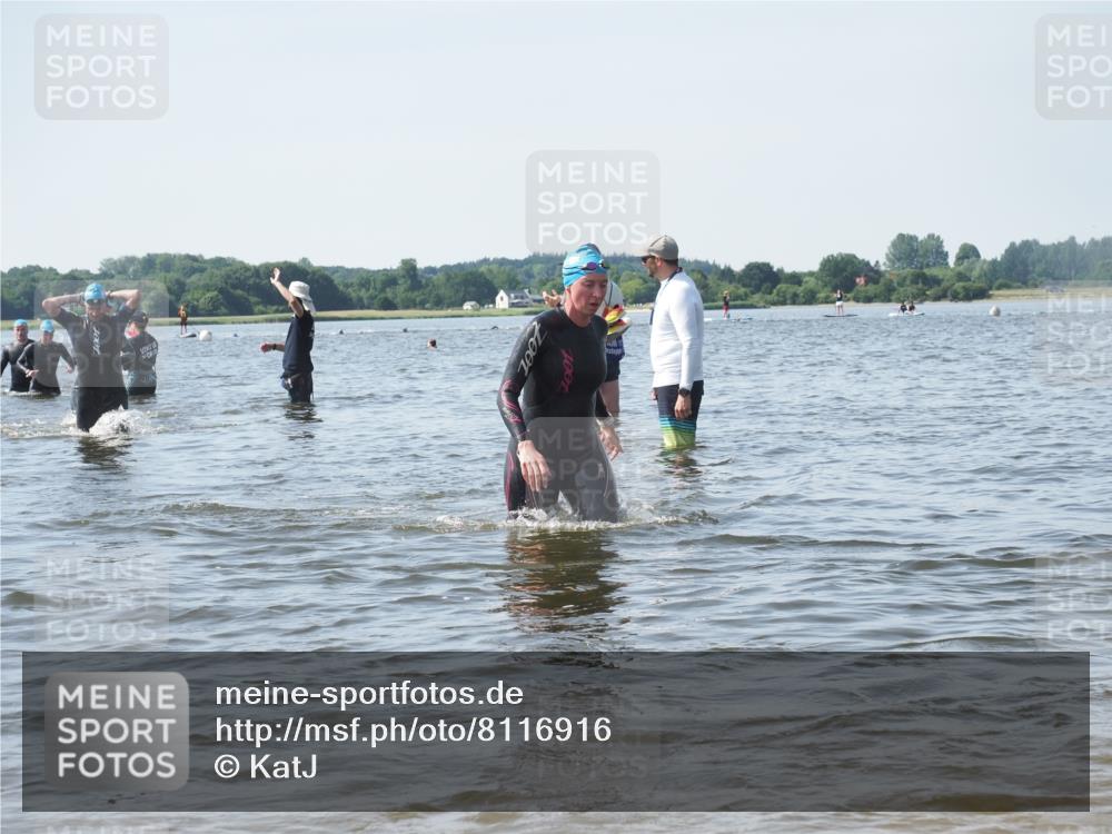 22.06.2025 - Viking Triathlon KatJ http://msf.ph/oto/8116916 22.06.2025 10:43:57 Schwimmen 41, 249, 362, 442, 627, 637 meine-sportfotos.de