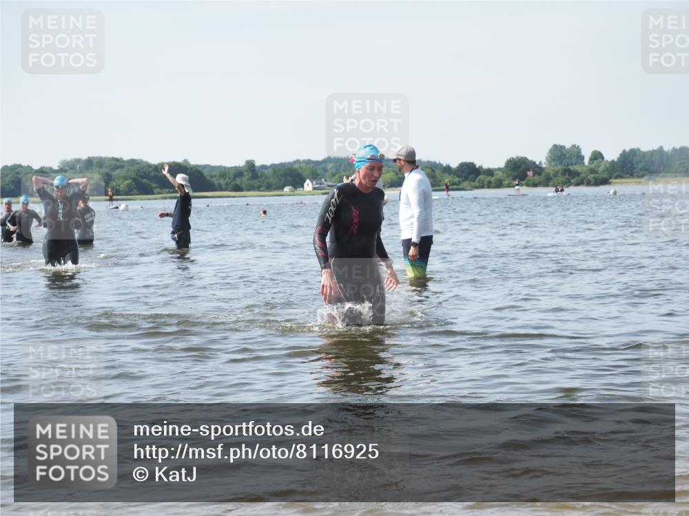 22.06.2025 - Viking Triathlon KatJ http://msf.ph/oto/8116925 22.06.2025 10:43:57 Schwimmen 41, 249, 362, 442, 627, 637 meine-sportfotos.de