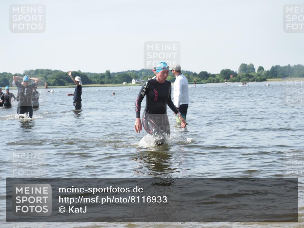 22.06.2025 - Viking Triathlon KatJ http://msf.ph/oto/8116933 22.06.2025 10:43:57 Schwimmen 41, 249, 362, 442, 627, 637 meine-sportfotos.de