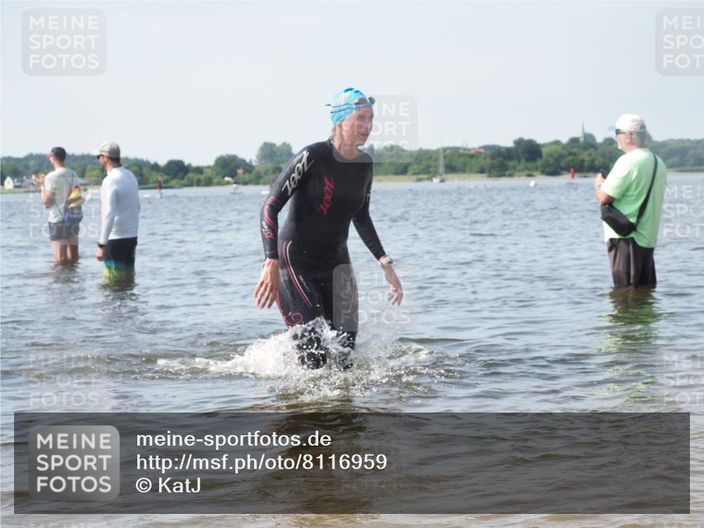 22.06.2025 - Viking Triathlon KatJ http://msf.ph/oto/8116959 22.06.2025 10:43:59 Schwimmen 41, 123, 249, 343, 362, 442, 627, 637, 650 meine-sportfotos.de