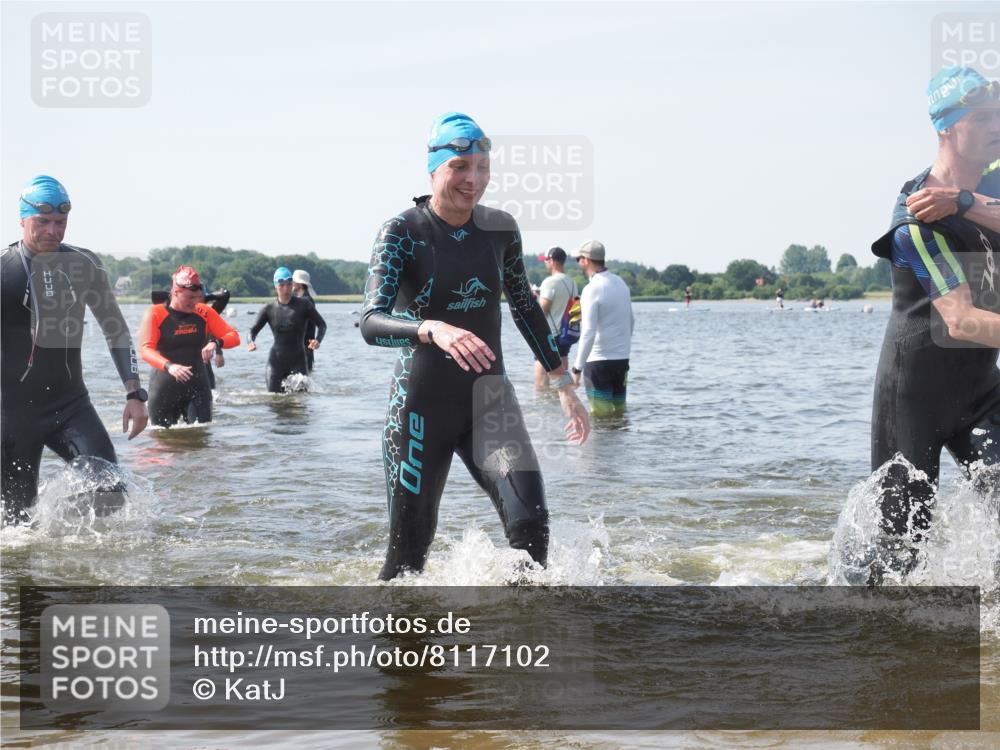 22.06.2025 - Viking Triathlon KatJ http://msf.ph/oto/8117102 22.06.2025 10:44:07 Schwimmen 41, 123, 249, 343, 439, 442, 467, 627, 637, 650 meine-sportfotos.de