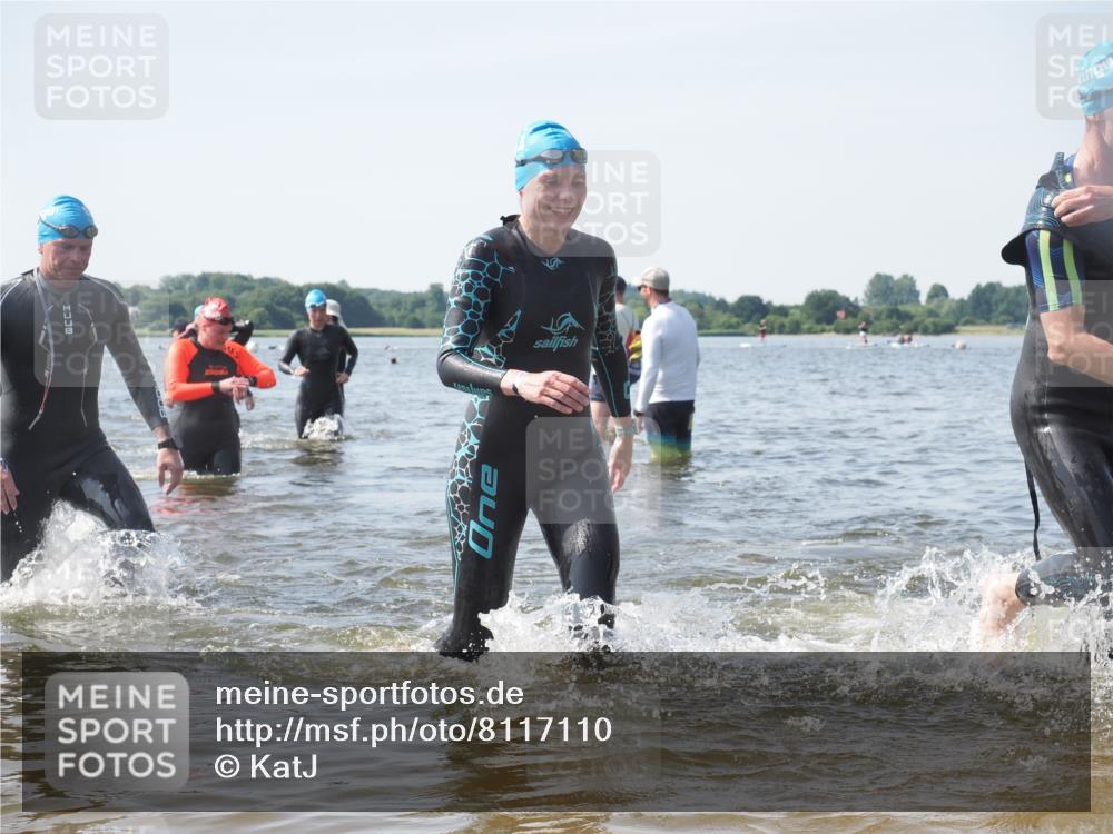 22.06.2025 - Viking Triathlon KatJ http://msf.ph/oto/8117110 22.06.2025 10:44:07 Schwimmen 41, 123, 249, 343, 439, 442, 467, 627, 637, 650 meine-sportfotos.de