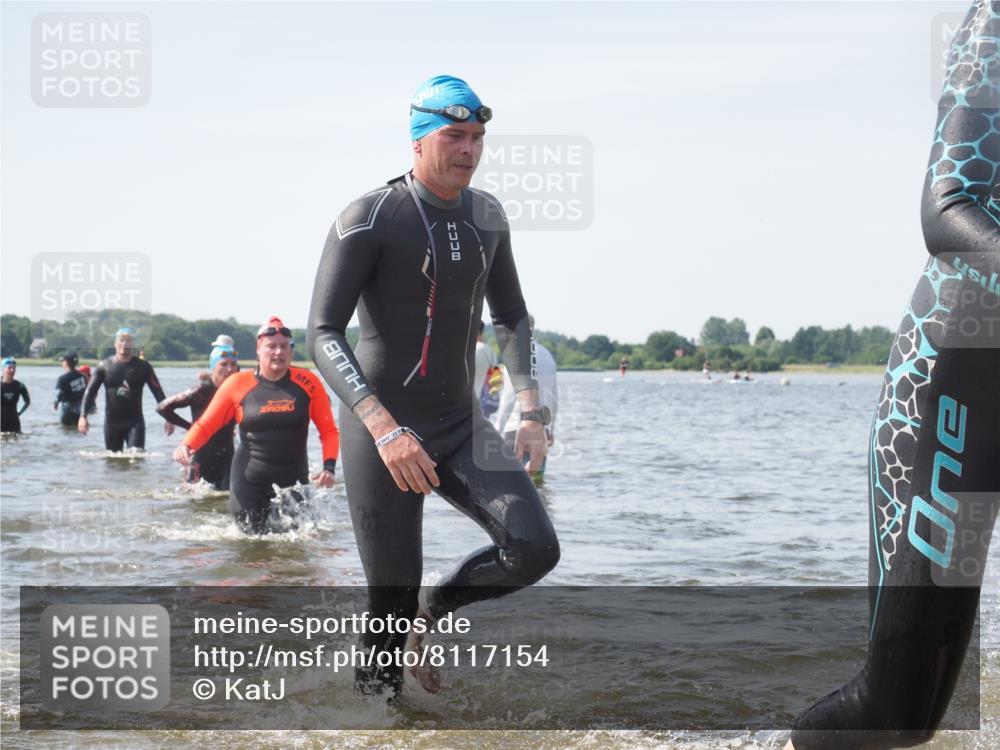 22.06.2025 - Viking Triathlon KatJ http://msf.ph/oto/8117154 22.06.2025 10:44:09 Schwimmen 41, 103, 123, 249, 343, 439, 442, 467, 627, 637, 650 meine-sportfotos.de