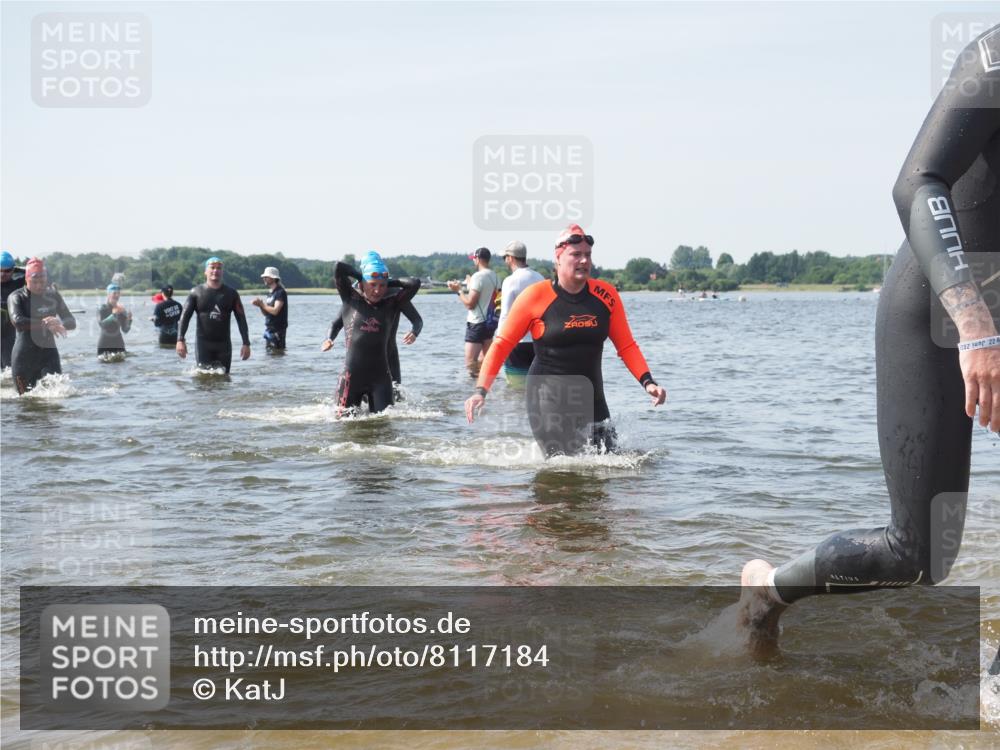 22.06.2025 - Viking Triathlon KatJ http://msf.ph/oto/8117184 22.06.2025 10:44:11 Schwimmen 41, 103, 123, 249, 343, 439, 442, 467, 627, 637, 650 meine-sportfotos.de