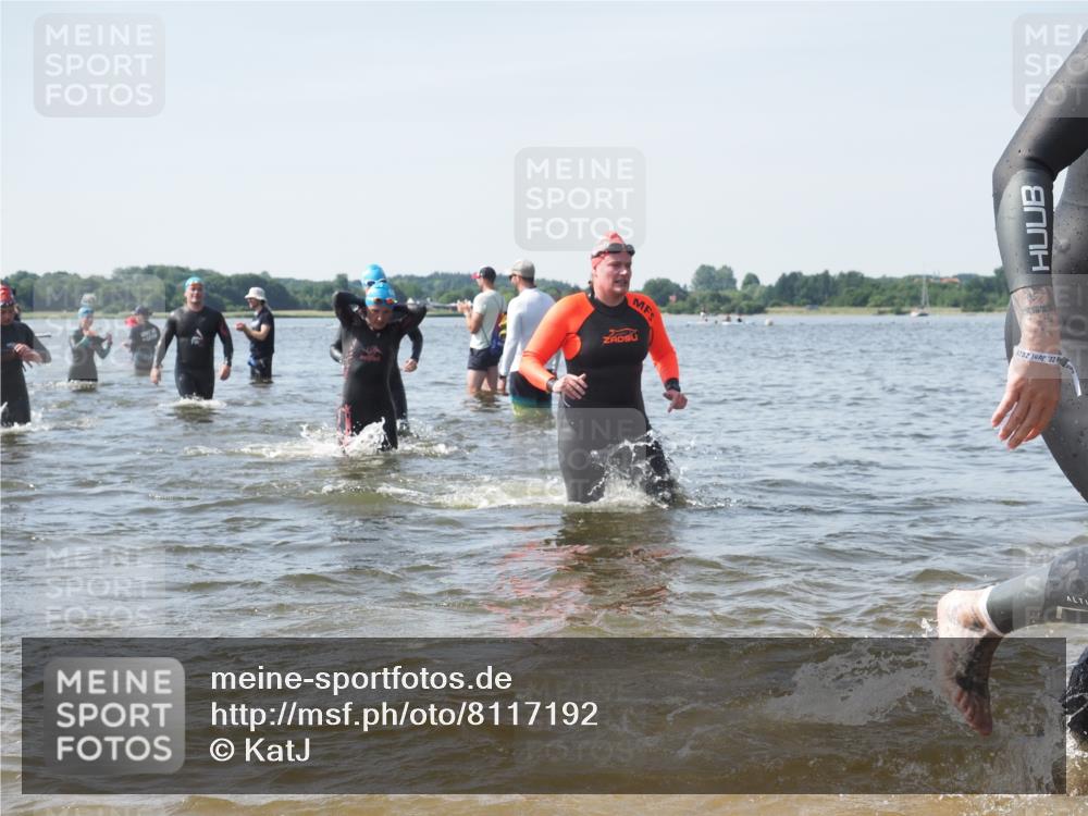 22.06.2025 - Viking Triathlon KatJ http://msf.ph/oto/8117192 22.06.2025 10:44:11 Schwimmen 41, 103, 123, 249, 343, 439, 442, 467, 627, 637, 650 meine-sportfotos.de