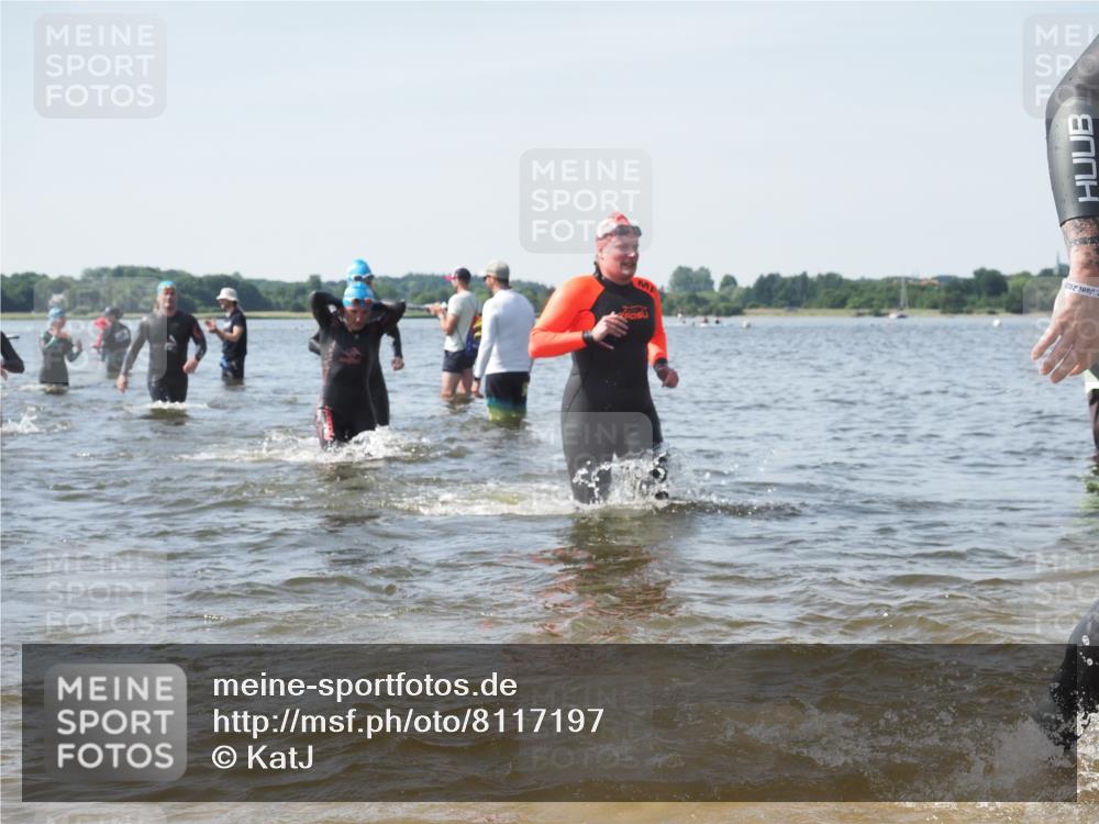22.06.2025 - Viking Triathlon KatJ http://msf.ph/oto/8117197 22.06.2025 10:44:11 Schwimmen 41, 103, 123, 249, 343, 439, 442, 467, 627, 637, 650 meine-sportfotos.de