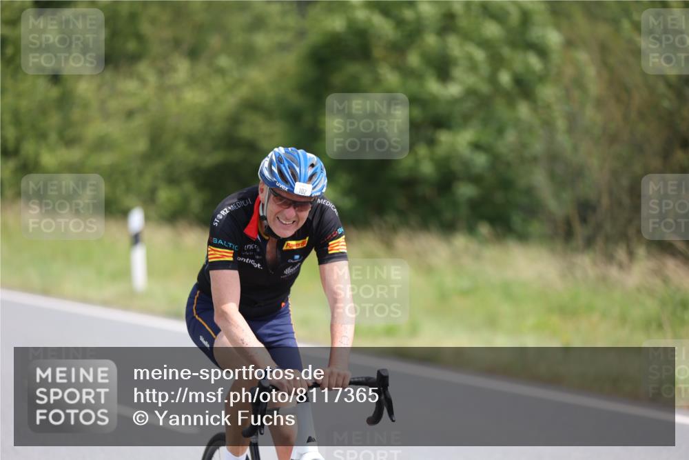 22.06.2025 - Viking Triathlon Yannick Fuchs http://msf.ph/oto/8117365 22.06.2025 11:42:47 Radfahren 2, 45, 74, 81, 102, 365, 414, 425, 441, 610, 661 meine-sportfotos.de