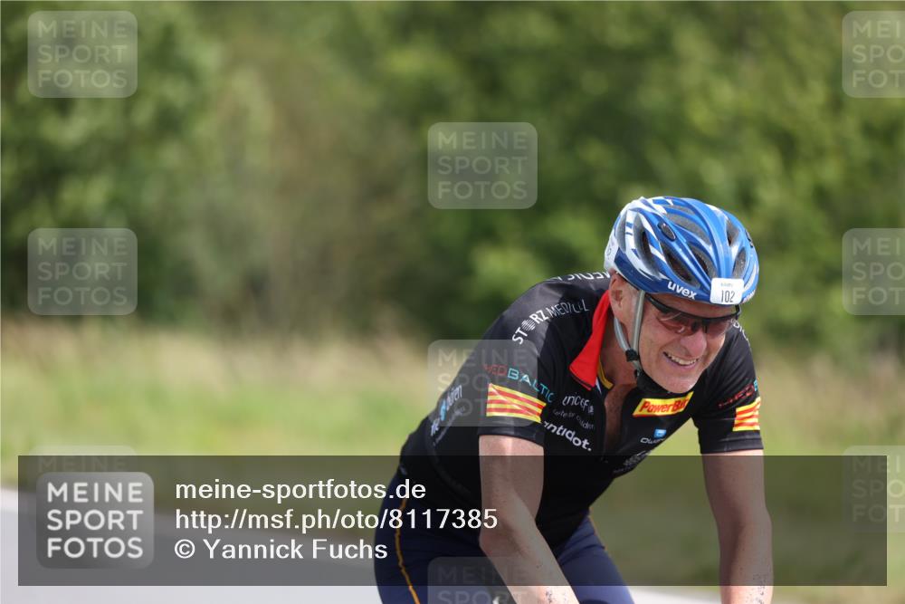 22.06.2025 - Viking Triathlon Yannick Fuchs http://msf.ph/oto/8117385 22.06.2025 11:42:47 Radfahren 2, 45, 74, 81, 102, 365, 414, 425, 441, 610, 661 meine-sportfotos.de