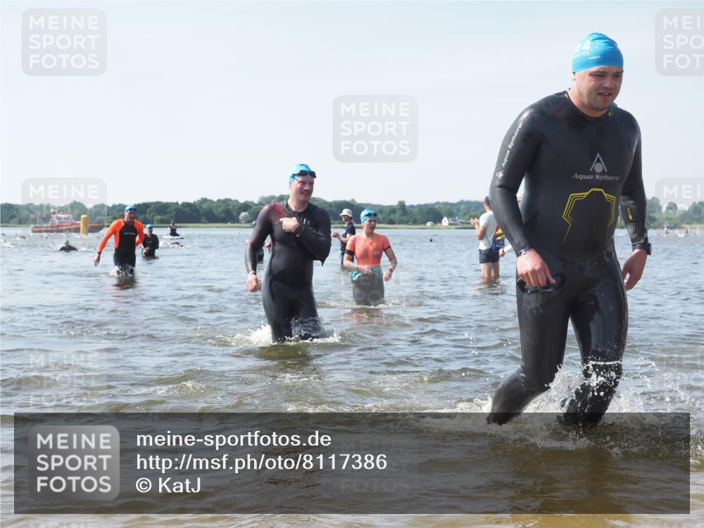 22.06.2025 - Viking Triathlon KatJ http://msf.ph/oto/8117386 22.06.2025 10:44:21 Schwimmen 103, 130, 205, 439, 467 meine-sportfotos.de