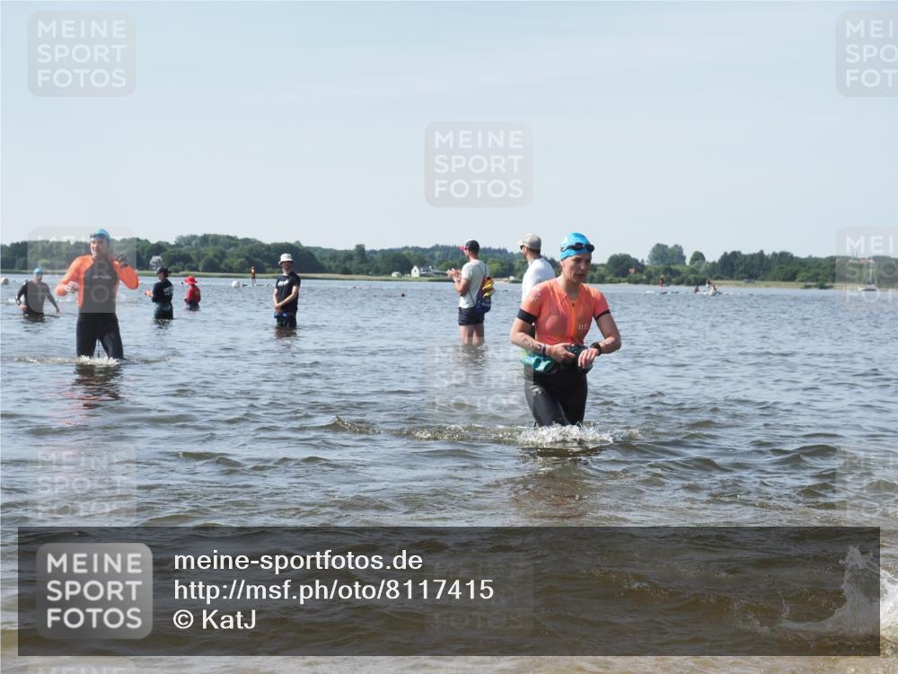 22.06.2025 - Viking Triathlon KatJ http://msf.ph/oto/8117415 22.06.2025 10:44:26 Schwimmen 103, 130, 205, 219, 439 meine-sportfotos.de