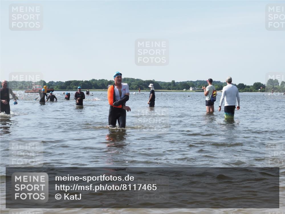 22.06.2025 - Viking Triathlon KatJ http://msf.ph/oto/8117465 22.06.2025 10:44:30 Schwimmen 130, 205, 219 meine-sportfotos.de