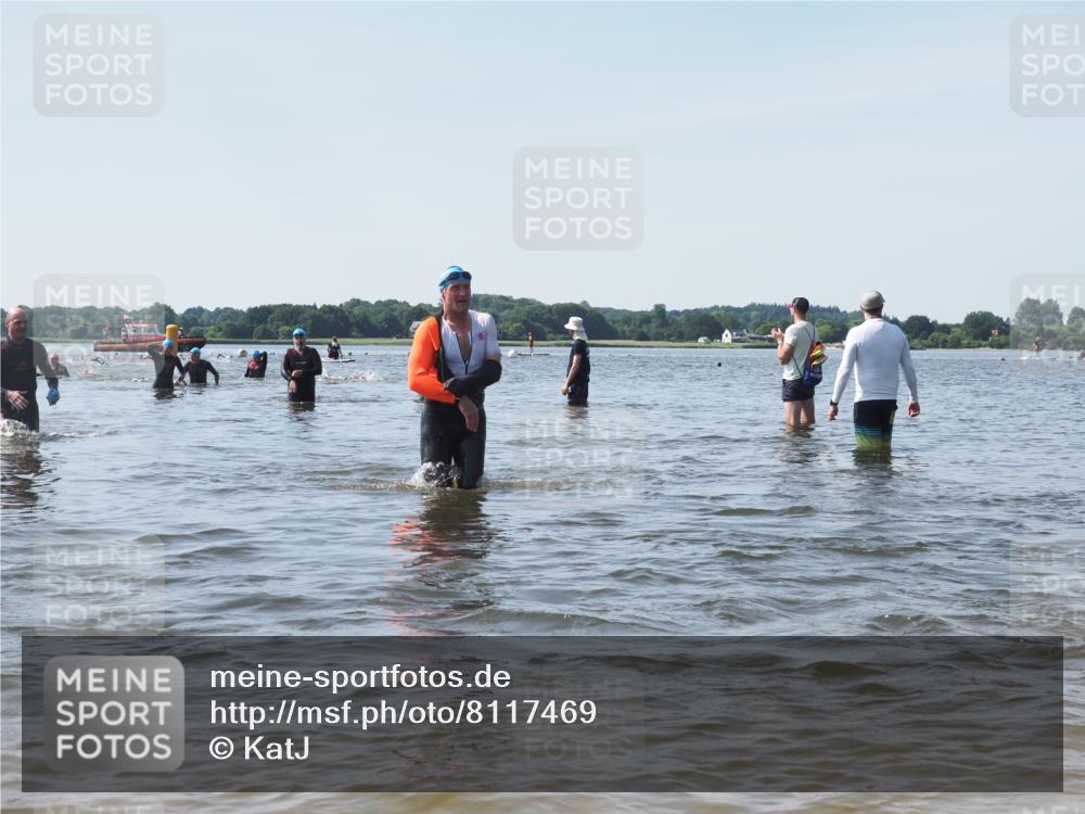 22.06.2025 - Viking Triathlon KatJ http://msf.ph/oto/8117469 22.06.2025 10:44:30 Schwimmen 130, 205, 219 meine-sportfotos.de