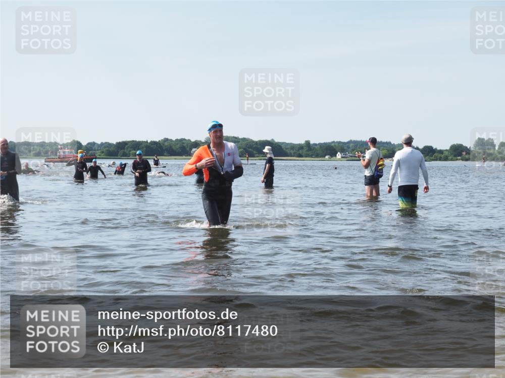 22.06.2025 - Viking Triathlon KatJ http://msf.ph/oto/8117480 22.06.2025 10:44:30 Schwimmen 130, 205, 219 meine-sportfotos.de