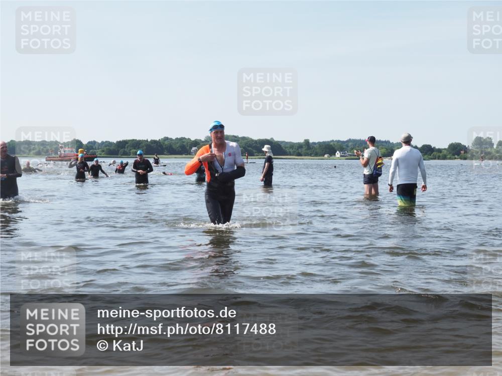 22.06.2025 - Viking Triathlon KatJ http://msf.ph/oto/8117488 22.06.2025 10:44:30 Schwimmen 130, 205, 219 meine-sportfotos.de