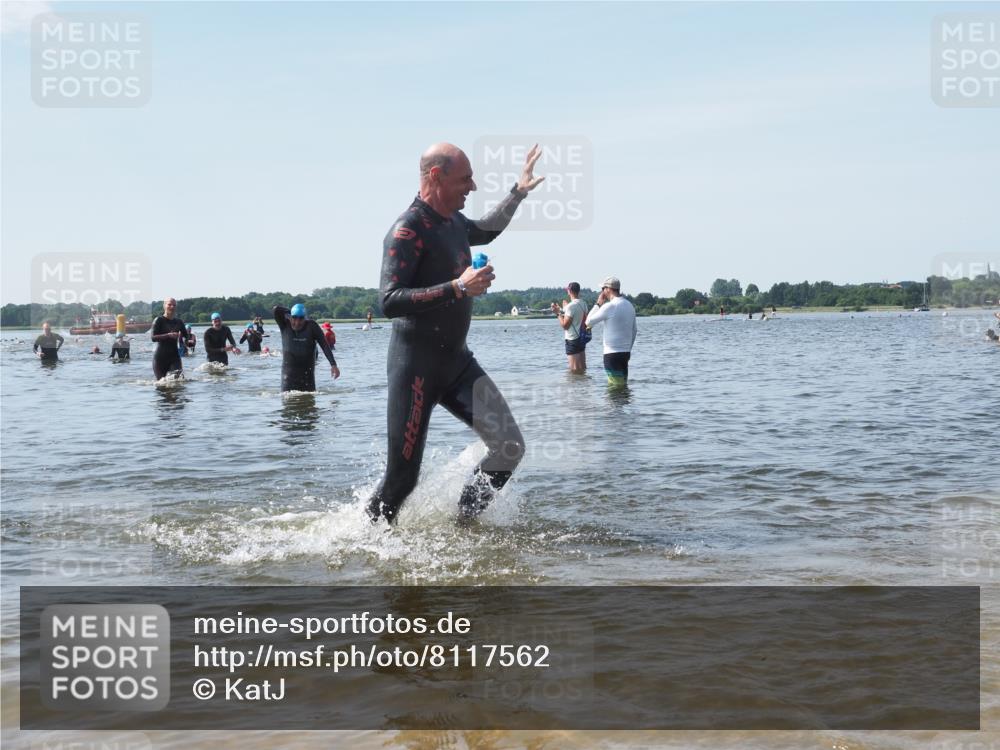 22.06.2025 - Viking Triathlon KatJ http://msf.ph/oto/8117562 22.06.2025 10:44:40 Schwimmen 18, 205, 219, 440, 446 meine-sportfotos.de