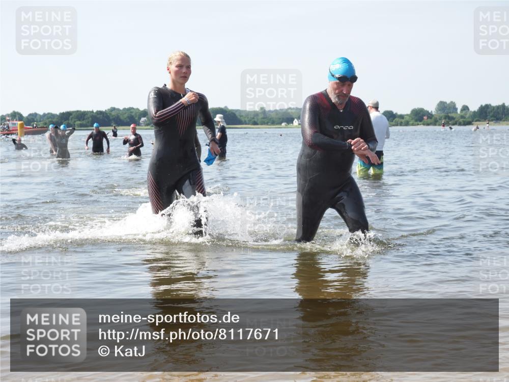 22.06.2025 - Viking Triathlon KatJ http://msf.ph/oto/8117671 22.06.2025 10:44:48 Schwimmen 18, 168, 440, 446, 638, 653 meine-sportfotos.de