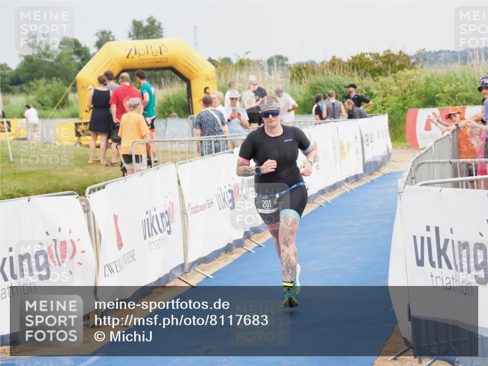 22.06.2025 - Viking Triathlon MichiJ http://msf.ph/oto/8117683 22.06.2025 16:54:14 Ziel 201 meine-sportfotos.de
