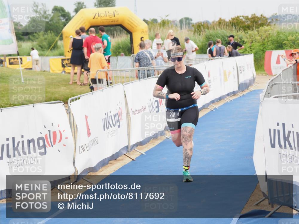 22.06.2025 - Viking Triathlon MichiJ http://msf.ph/oto/8117692 22.06.2025 16:54:15 Ziel 201 meine-sportfotos.de