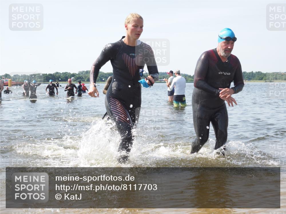 22.06.2025 - Viking Triathlon KatJ http://msf.ph/oto/8117703 22.06.2025 10:44:49 Schwimmen 18, 168, 440, 446, 638, 653 meine-sportfotos.de