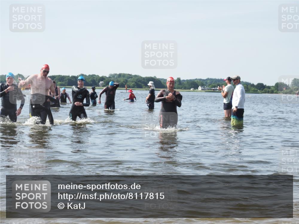 22.06.2025 - Viking Triathlon KatJ http://msf.ph/oto/8117815 22.06.2025 10:44:57 Schwimmen 39, 168, 493, 638, 653 meine-sportfotos.de