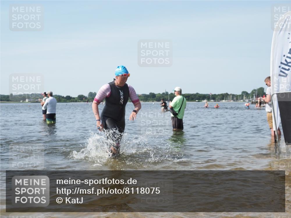 22.06.2025 - Viking Triathlon KatJ http://msf.ph/oto/8118075 22.06.2025 10:45:22 Schwimmen 68, 102, 108, 503, 605 meine-sportfotos.de