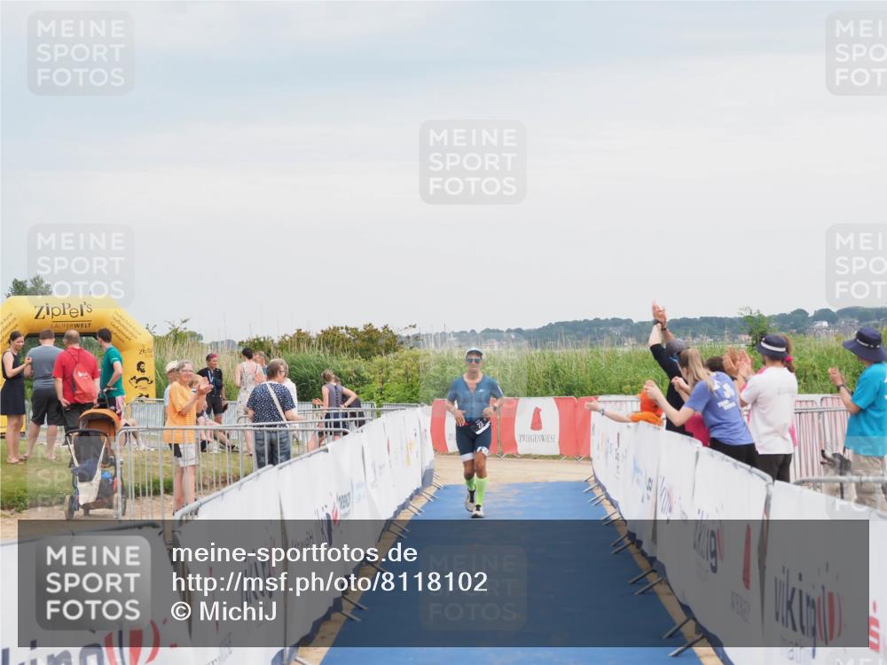 22.06.2025 - Viking Triathlon MichiJ http://msf.ph/oto/8118102 22.06.2025 16:56:11 Ziel 23 meine-sportfotos.de