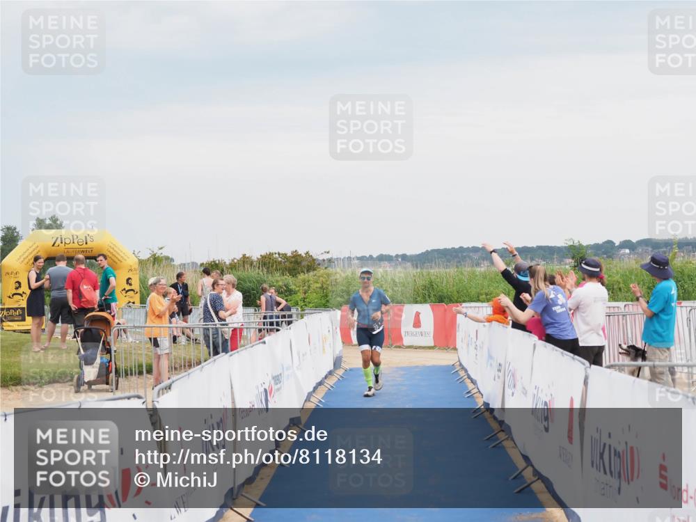 22.06.2025 - Viking Triathlon MichiJ http://msf.ph/oto/8118134 22.06.2025 16:56:11 Ziel 23 meine-sportfotos.de