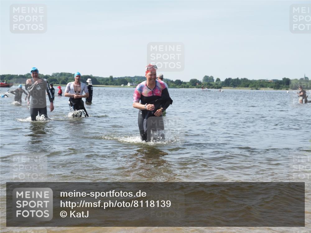 22.06.2025 - Viking Triathlon KatJ http://msf.ph/oto/8118139 22.06.2025 10:45:28 Schwimmen 68, 102, 108, 197, 466, 605 meine-sportfotos.de