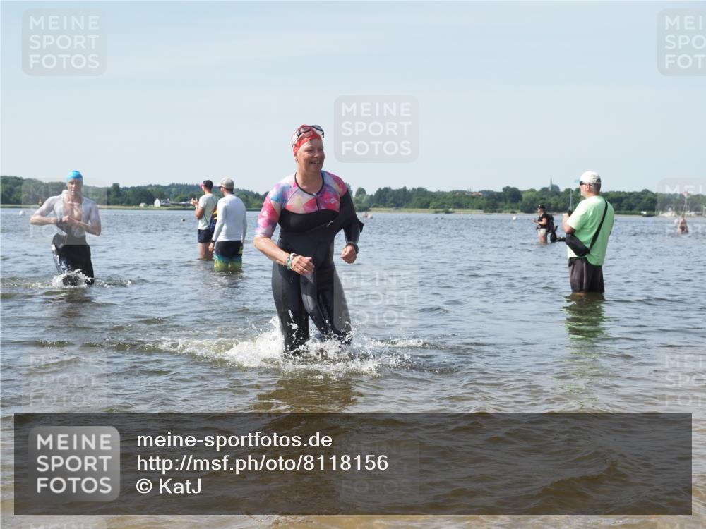 22.06.2025 - Viking Triathlon KatJ http://msf.ph/oto/8118156 22.06.2025 10:45:29 Schwimmen 68, 102, 108, 197, 466, 605 meine-sportfotos.de