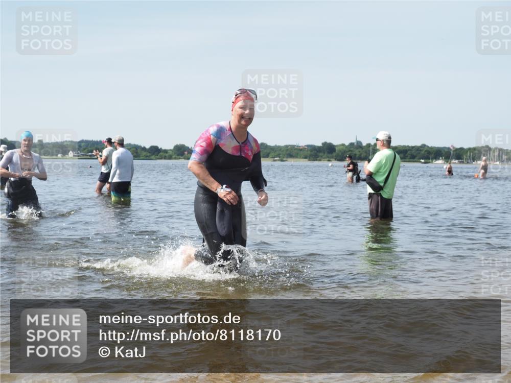 22.06.2025 - Viking Triathlon KatJ http://msf.ph/oto/8118170 22.06.2025 10:45:30 Schwimmen 68, 102, 108, 197, 466, 605 meine-sportfotos.de