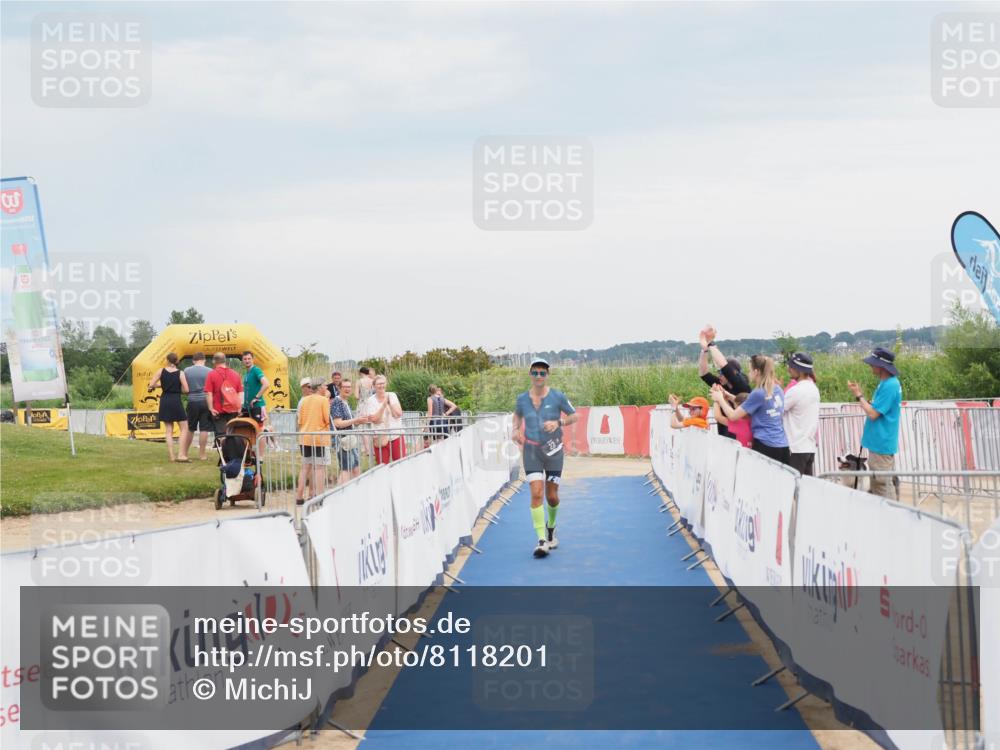 22.06.2025 - Viking Triathlon MichiJ http://msf.ph/oto/8118201 22.06.2025 16:56:13 Ziel 23 meine-sportfotos.de