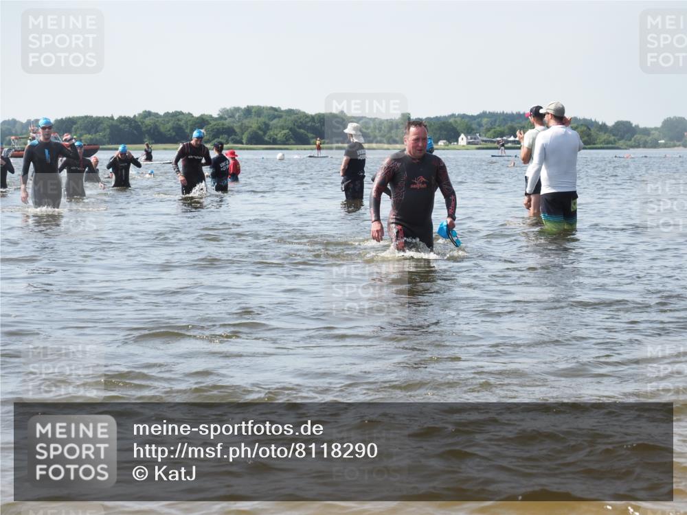 22.06.2025 - Viking Triathlon KatJ http://msf.ph/oto/8118290 22.06.2025 10:45:36 Schwimmen 95, 102, 108, 197, 466, 519 meine-sportfotos.de