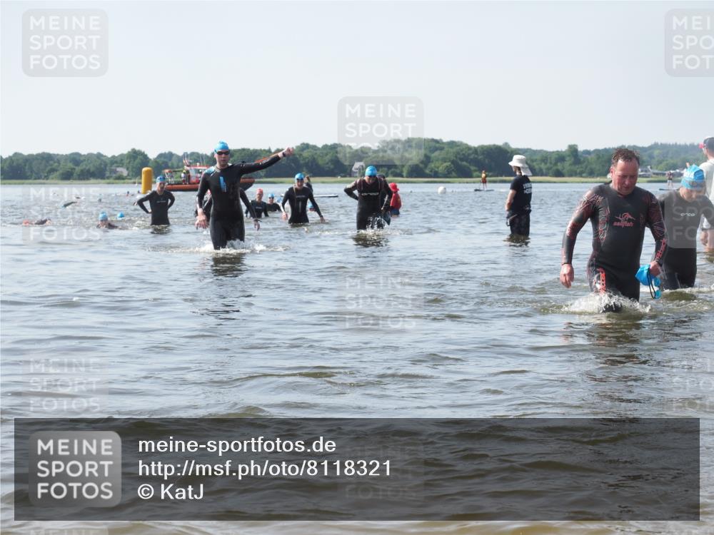 22.06.2025 - Viking Triathlon KatJ http://msf.ph/oto/8118321 22.06.2025 10:45:38 Schwimmen 95, 102, 197, 425, 466, 519 meine-sportfotos.de