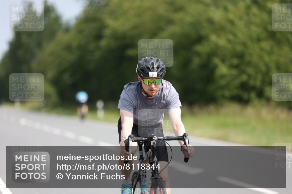 22.06.2025 - Viking Triathlon Yannick Fuchs http://msf.ph/oto/8118344 22.06.2025 11:44:02 Radfahren 6, 31, 121, 143, 396 meine-sportfotos.de