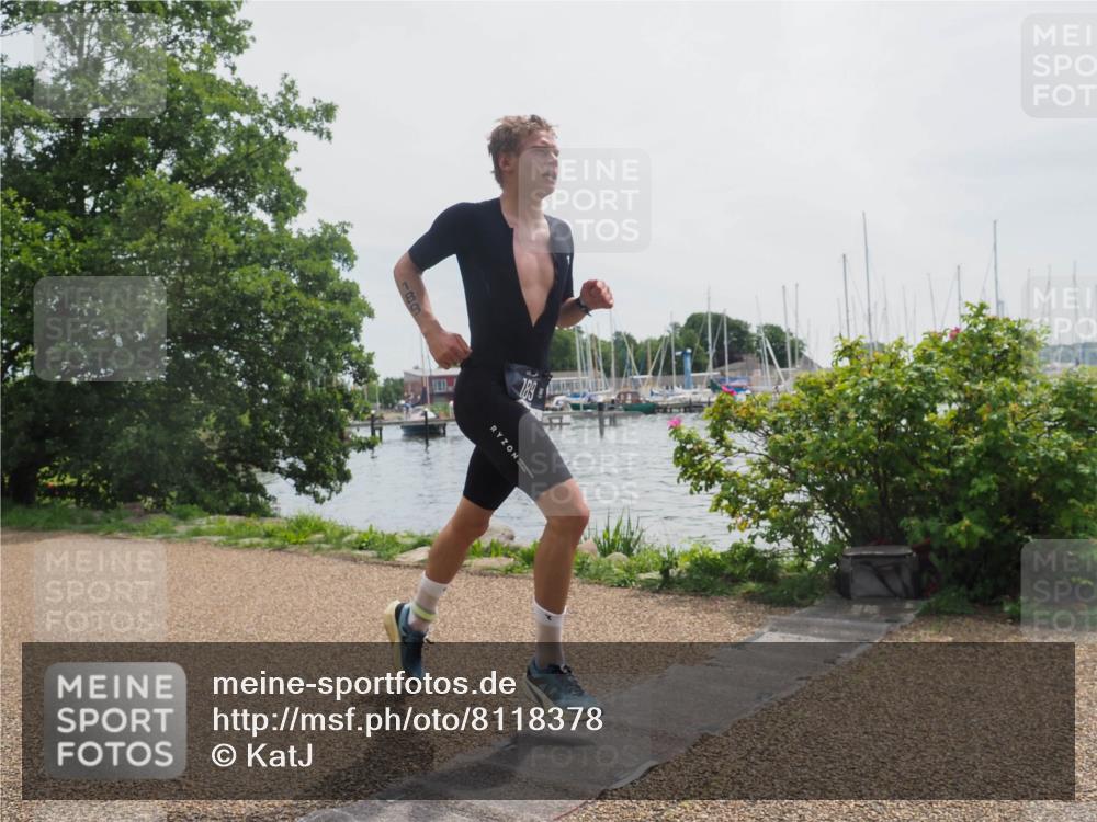 22.06.2025 - Viking Triathlon KatJ http://msf.ph/oto/8118378 22.06.2025 12:55:06 Laufen 14, 189 meine-sportfotos.de