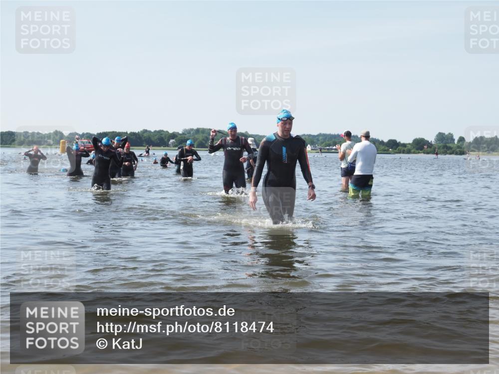 22.06.2025 - Viking Triathlon KatJ http://msf.ph/oto/8118474 22.06.2025 10:45:46 Schwimmen 95, 197, 360, 372, 425, 519, 633 meine-sportfotos.de
