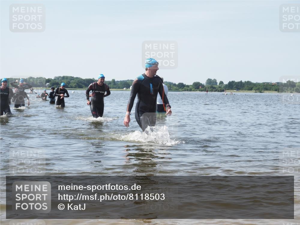 22.06.2025 - Viking Triathlon KatJ http://msf.ph/oto/8118503 22.06.2025 10:45:47 Schwimmen 95, 197, 360, 372, 425, 519, 633 meine-sportfotos.de