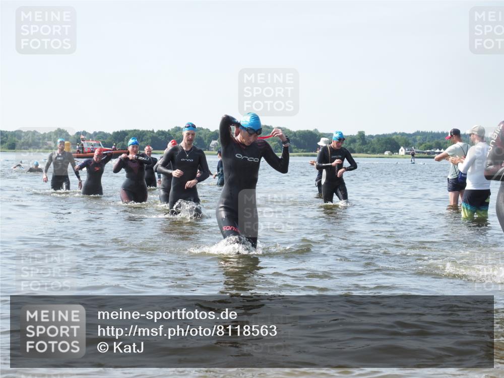 22.06.2025 - Viking Triathlon KatJ http://msf.ph/oto/8118563 22.06.2025 10:45:52 Schwimmen 95, 342, 360, 372, 425, 468, 519, 615, 621, 633 meine-sportfotos.de