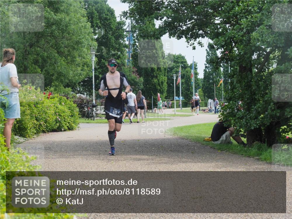 22.06.2025 - Viking Triathlon KatJ http://msf.ph/oto/8118589 22.06.2025 12:56:32 Laufen 310 meine-sportfotos.de