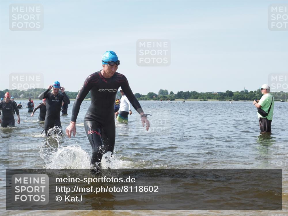 22.06.2025 - Viking Triathlon KatJ http://msf.ph/oto/8118602 22.06.2025 10:45:56 Schwimmen 95, 217, 342, 360, 372, 425, 468, 525, 615, 621, 633 meine-sportfotos.de