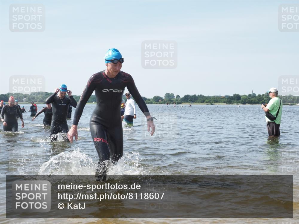 22.06.2025 - Viking Triathlon KatJ http://msf.ph/oto/8118607 22.06.2025 10:45:56 Schwimmen 95, 217, 342, 360, 372, 425, 468, 525, 615, 621, 633 meine-sportfotos.de