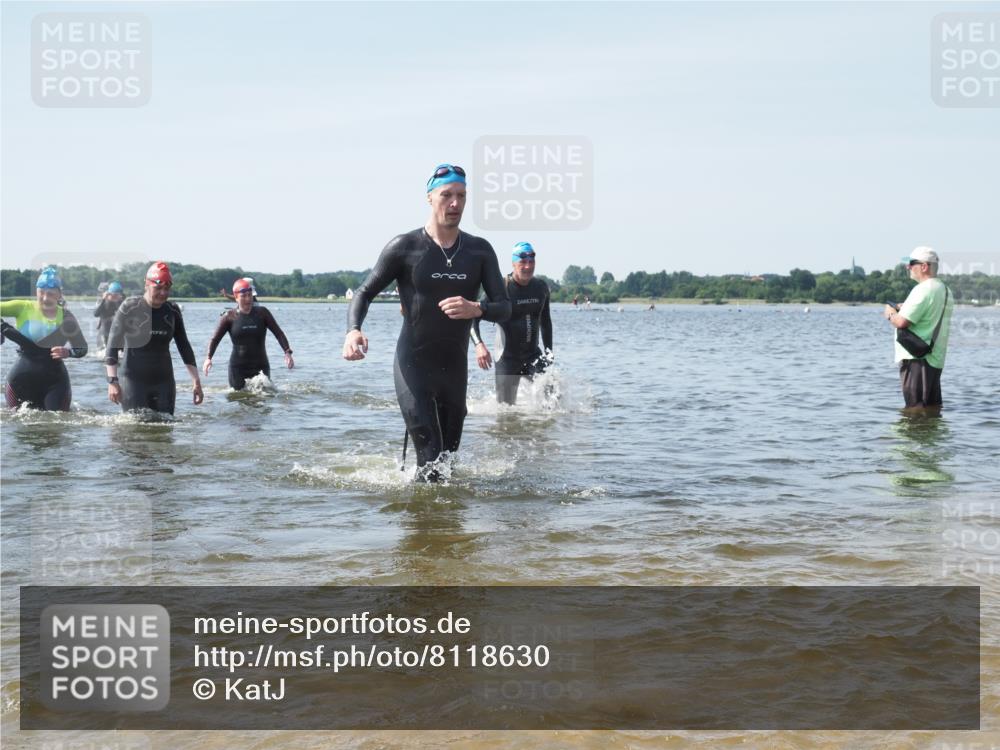 22.06.2025 - Viking Triathlon KatJ http://msf.ph/oto/8118630 22.06.2025 10:45:58 Schwimmen 217, 342, 360, 372, 425, 468, 525, 615, 621, 633, 647 meine-sportfotos.de