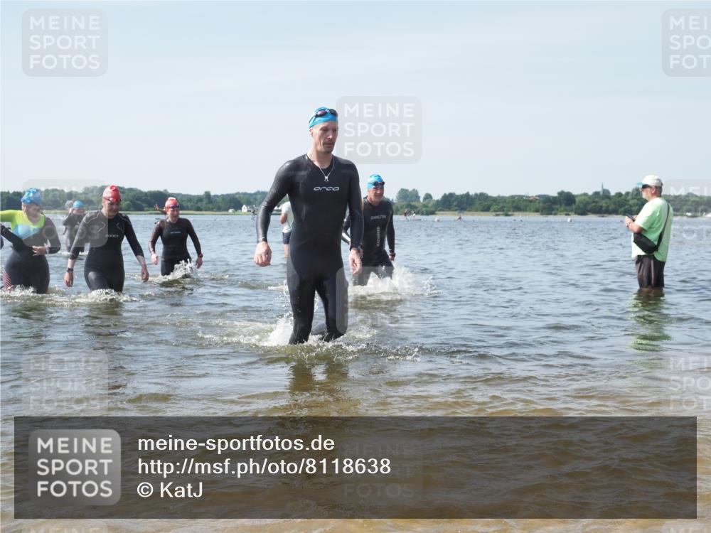 22.06.2025 - Viking Triathlon KatJ http://msf.ph/oto/8118638 22.06.2025 10:45:58 Schwimmen 217, 342, 360, 372, 425, 468, 525, 615, 621, 633, 647 meine-sportfotos.de