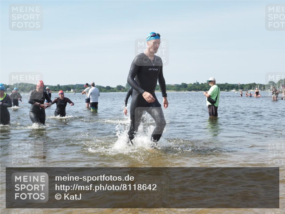 22.06.2025 - Viking Triathlon KatJ http://msf.ph/oto/8118642 22.06.2025 10:45:59 Schwimmen 217, 342, 360, 372, 425, 468, 525, 615, 621, 633, 647 meine-sportfotos.de