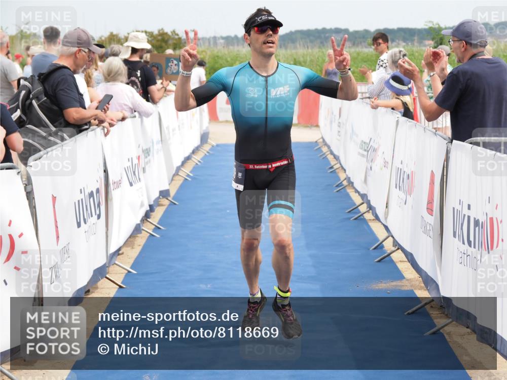 22.06.2025 - Viking Triathlon MichiJ http://msf.ph/oto/8118669 22.06.2025 14:57:38 Ziel 316 meine-sportfotos.de
