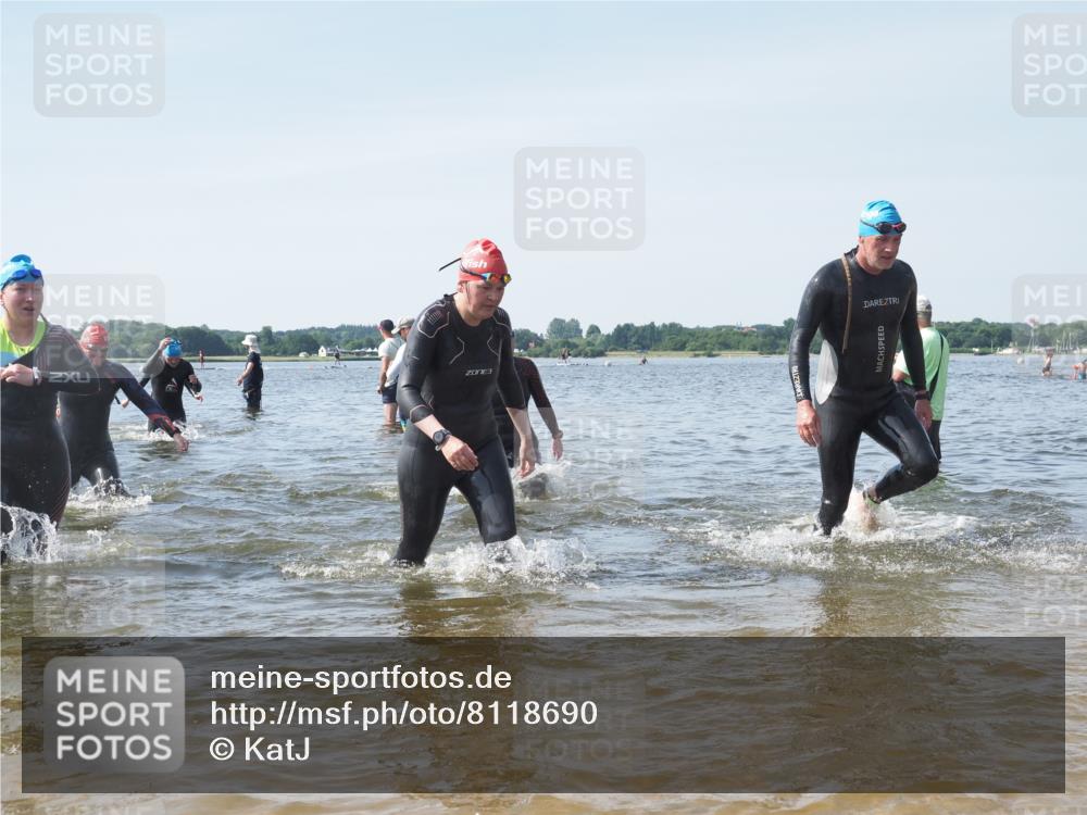 22.06.2025 - Viking Triathlon KatJ http://msf.ph/oto/8118690 22.06.2025 10:46:02 Schwimmen 217, 342, 360, 372, 468, 525, 615, 621, 633, 647 meine-sportfotos.de