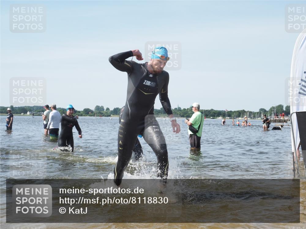 22.06.2025 - Viking Triathlon KatJ http://msf.ph/oto/8118830 22.06.2025 10:46:09 Schwimmen 121, 144, 213, 217, 342, 468, 525, 615, 621, 647 meine-sportfotos.de